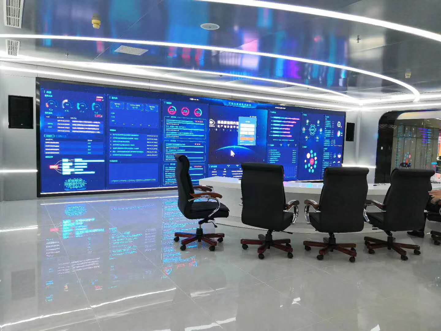 揚(yáng)州某工作室P4室內(nèi)LED全彩屏